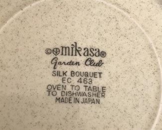Mikasa dinnerware "Silk Bouquet"