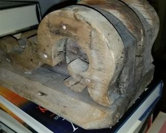 Wood corniche