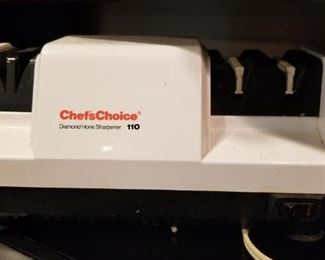 Knife sharpener