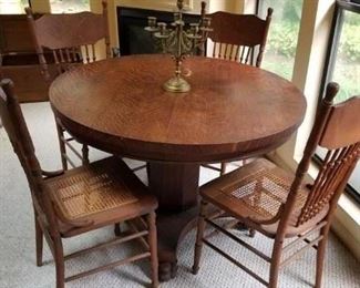 Round Oak Pedestal Table