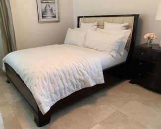 Gorgeous Queen size bed