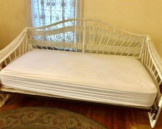 Wicker day bed (Twin)