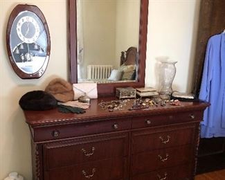 Vanity/dresser with mirror 