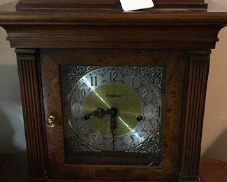 Howard Miller shelf clock