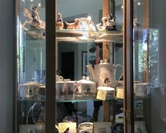 Faux Llaros (top shelf), Vintage Holly Hobby Tea Set service for 6 with Teapot & sugar & creamer