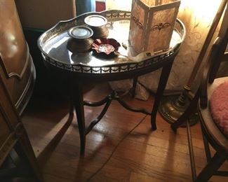 Great table with SP gallery tray