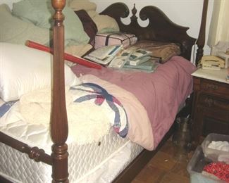 4-Post Bed w/Wood Side Rails