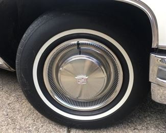 2801 Cadillac Hubcapmin