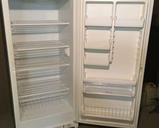 2801 Frigidaire Freezer Openmin