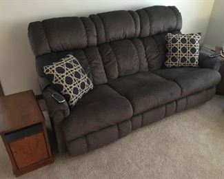 2801 LaZBoy min