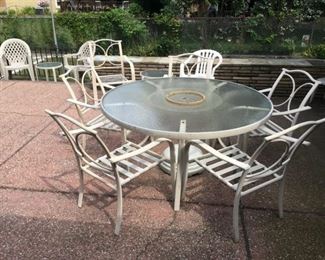 2801 Patio Round Tablemin