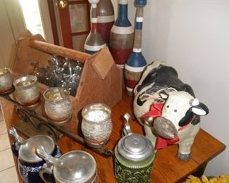 VINTAGE WOODEN GURNSEY COW