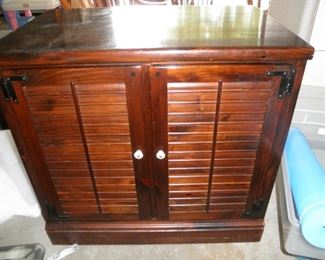 ETHAN ALLEN SIDE TABLE