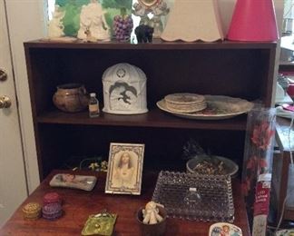 Wonderful table, lots of small affordable items.