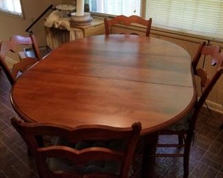 #17		Ethan Allen Table w/leaf & 4 chairs  (rushing seats) 42-60x30	 $225.00 
