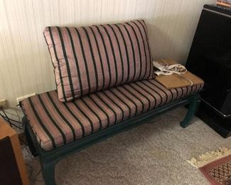 Bench with green lacquered wooden bottom