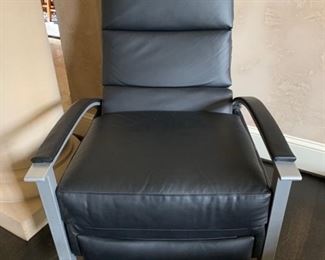 Leather Craft crypton black leather recliner (new)