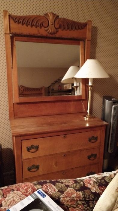 Vintage Victorian Eastlake Maple Bedroom Set, Three Drawer Dresser
with attached Beveled Mirror
Knapp Joints on drawers
Circa 1860-1880
