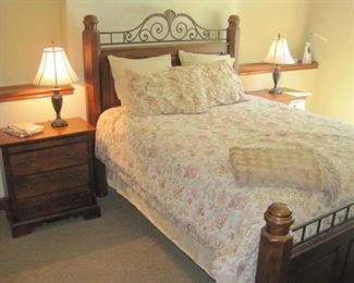 Queen size bedroom set with Bed, all bedding, night stands and mirrored dresser