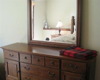 Queen size bedroom set with Bed, all bedding, night stands and mirrored dresser
