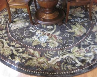 Round Rug.