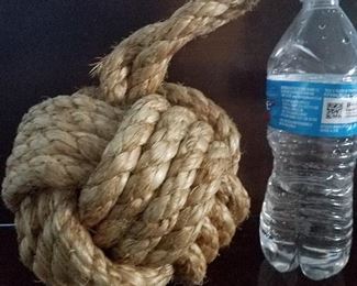 Rope knot decor