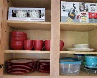 Noritake service for 8 ,rubbermaid