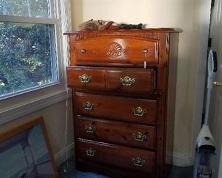 Pine dresser