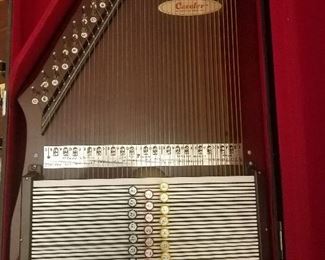 Rare 28 Chord AutoHarp
RBI Caroler