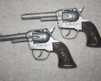 Nice collection of Vintage Cap Guns including this pair of Roy Rogers