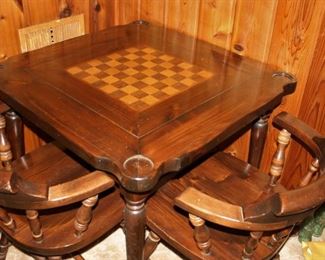 Very nice card and game table