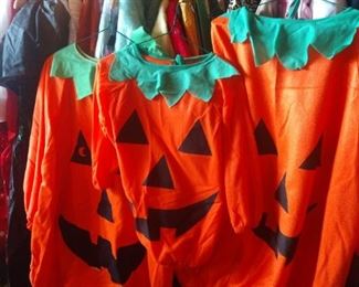 Family of pumpkins costume