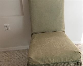 Pair of accent chairs 