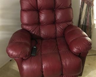 LARGE LIFT RECLINER WITH OKIN MOTOR LIKE NEW