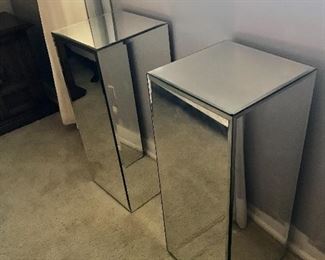 PR. MIRROR PEDESTALS