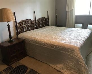 KS BED HEADBOARD, PR. NIGHT STANDS WITH PR.HEAVY STIFFEL LAMPS