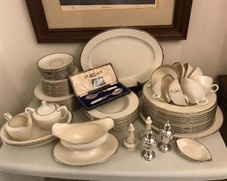 LENOX CHINA SET (MONTCLAIR), PR. STERLING S/P, TWO PEARL HANDLE JAM SPOONS