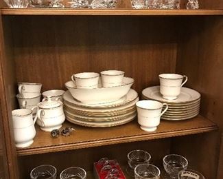 COLLECTION OF WATERFORD AND GORHAM CHINA SET (ELEGANCE GOLD)