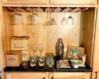 Barware, bar accessories, canadian Club glasses