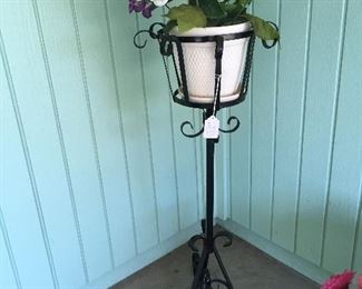 Metal plant stand