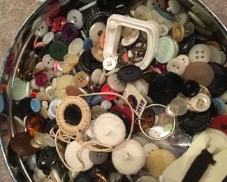 Buttons a tin full