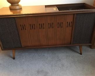 Stereo console works great