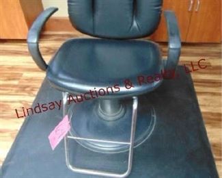 64 STYLIST CHAIR