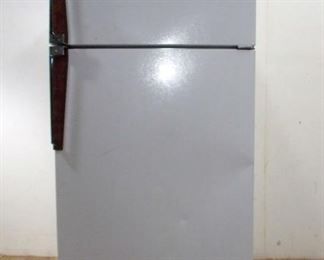 Amana 18 "Energy Saving Free-o-frost" refrigerator