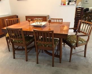 Mid-century modern dining room table with 6 chairs, leafs and table pads!