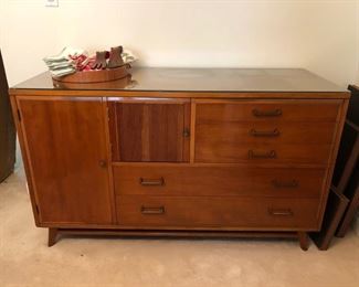 Another matching MCM larger buffet!
