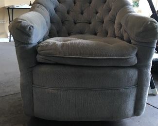 Tufted arm chair (pair)