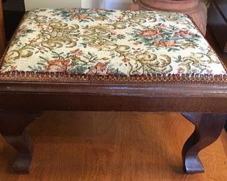 Small foot stool