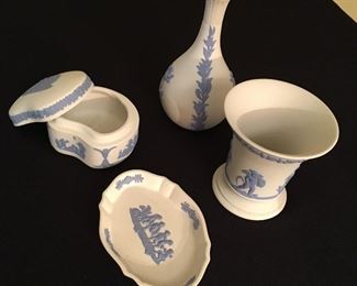 Various Wedgwood pieces 