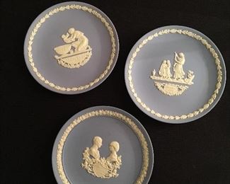 Various Wedgwood plates